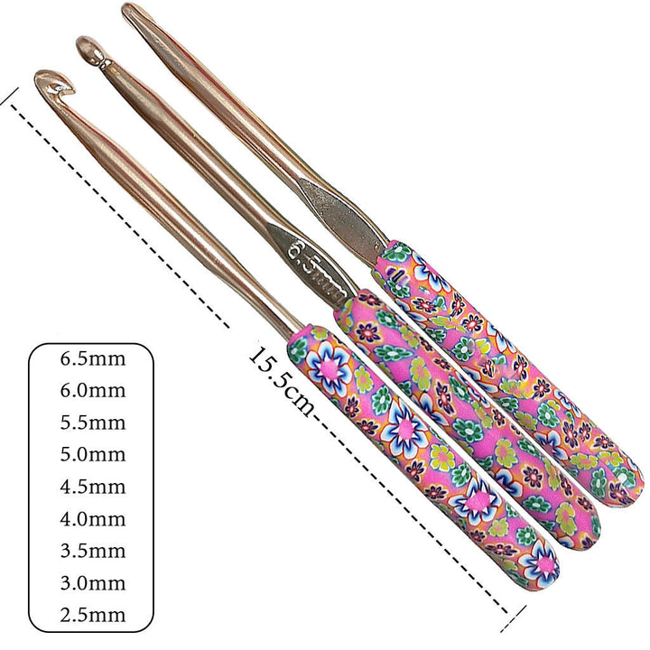 Arts And More crochet set with three floral patterned hooks in various sizes from 2.5mm to 6.5mm