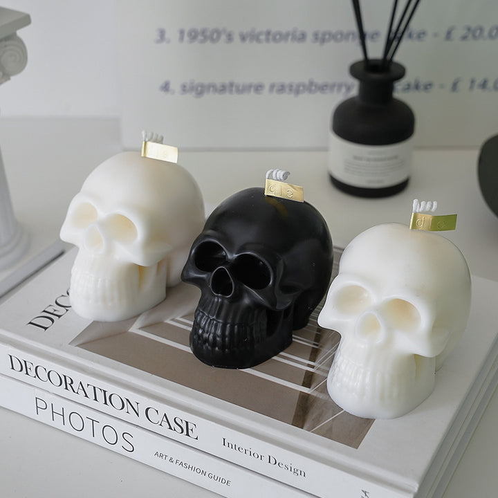 Skull Scented Candle set in black and white, perfect for unique home decorations and ambiance