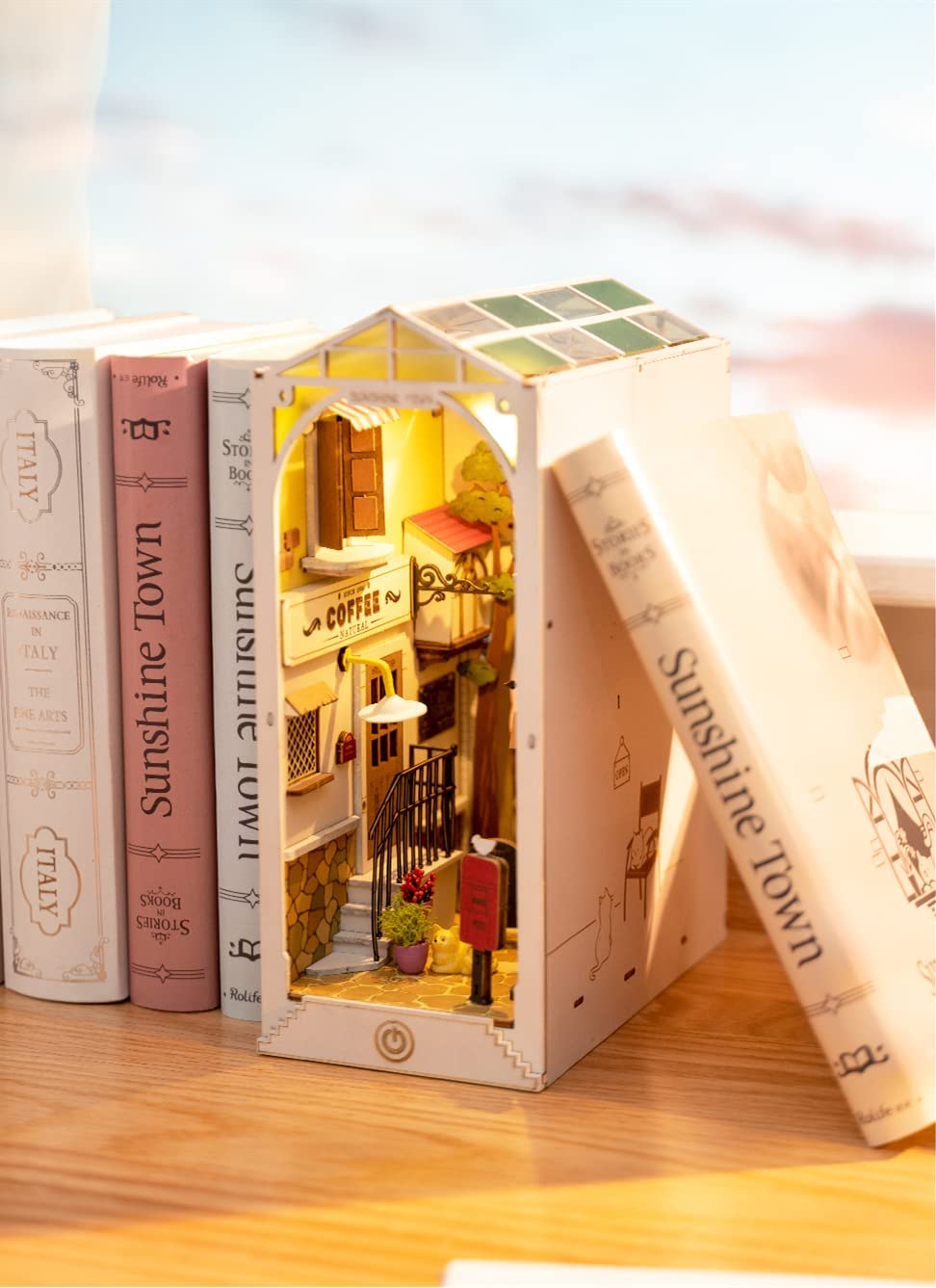 Rolife Sakura Densya Book Nook DIY Wooden Miniature – TGB01
