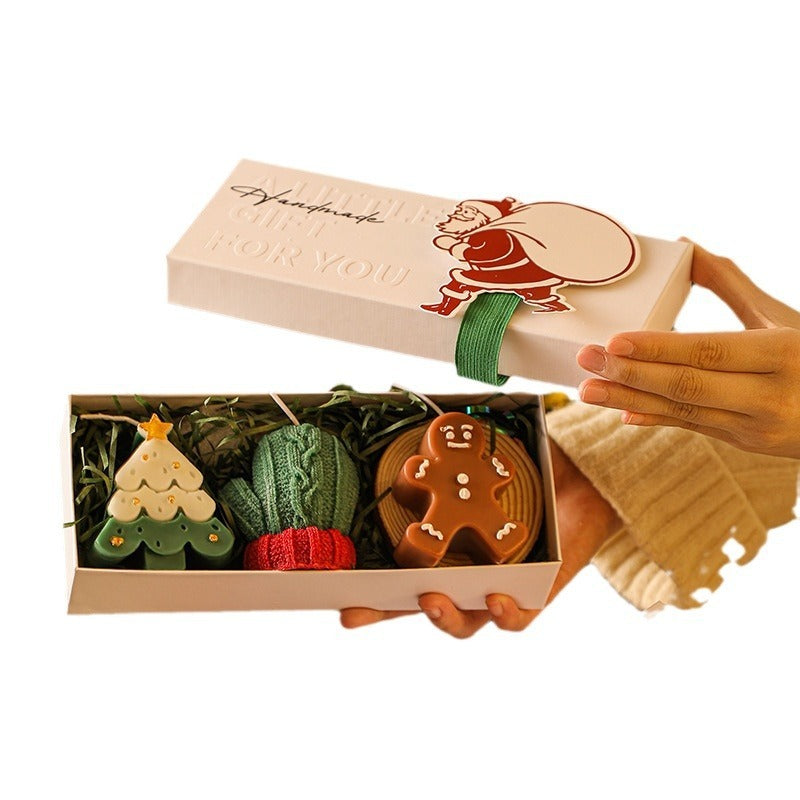 Christmas Aromatherapy Candle Gift Box featuring festive scents and charming decorations in a decorative package