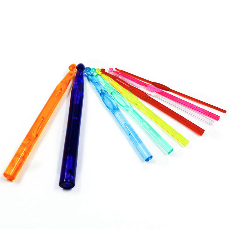 Plastic Crochet Tool Set by Arts And More with colorful transparent crochet hooks in various sizes