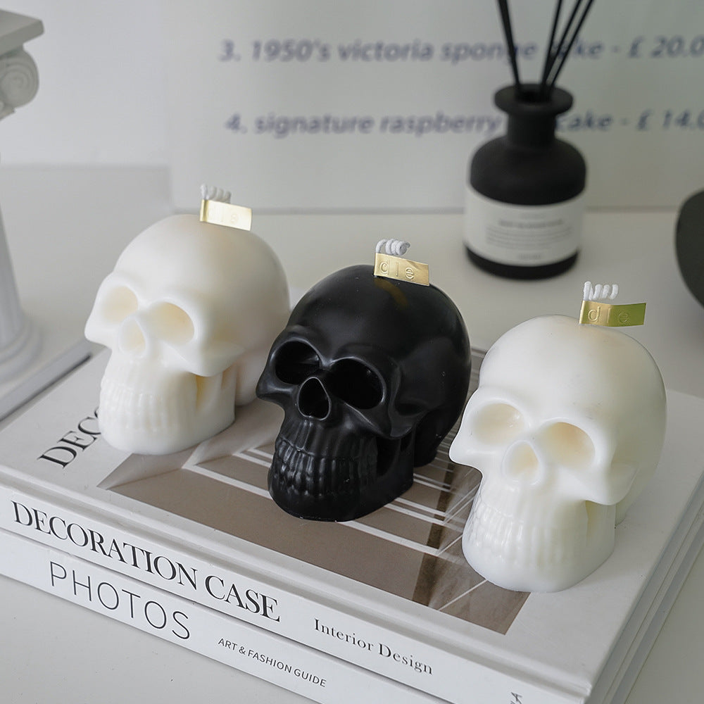 Skull Scented Candle set in black and white, perfect for unique home decorations and ambiance